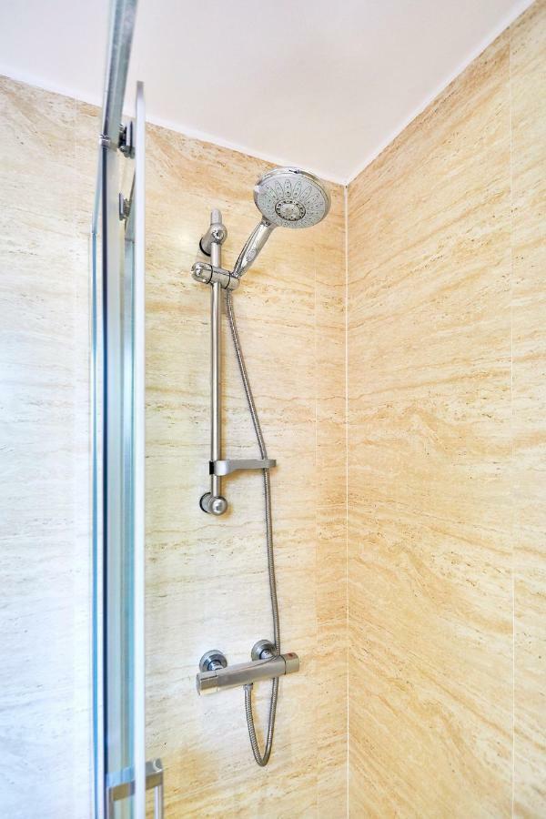 Vut Plaza Florida Apartment ซาลามังกา ภายนอก รูปภาพ